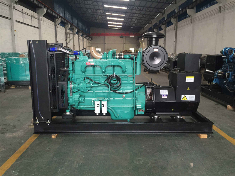 右玉如何判断一个电压表是否具有自动量程切换功能？