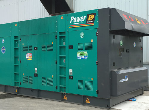 右玉升级发电机组的过程中需要注意哪些安全事项？