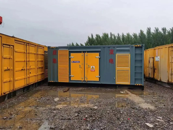 右玉柴油发电机如何判断干式空气滤清器是否需要更换？